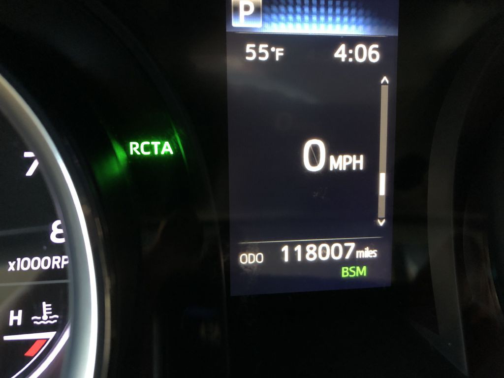 2019 Toyota Camry Image 38