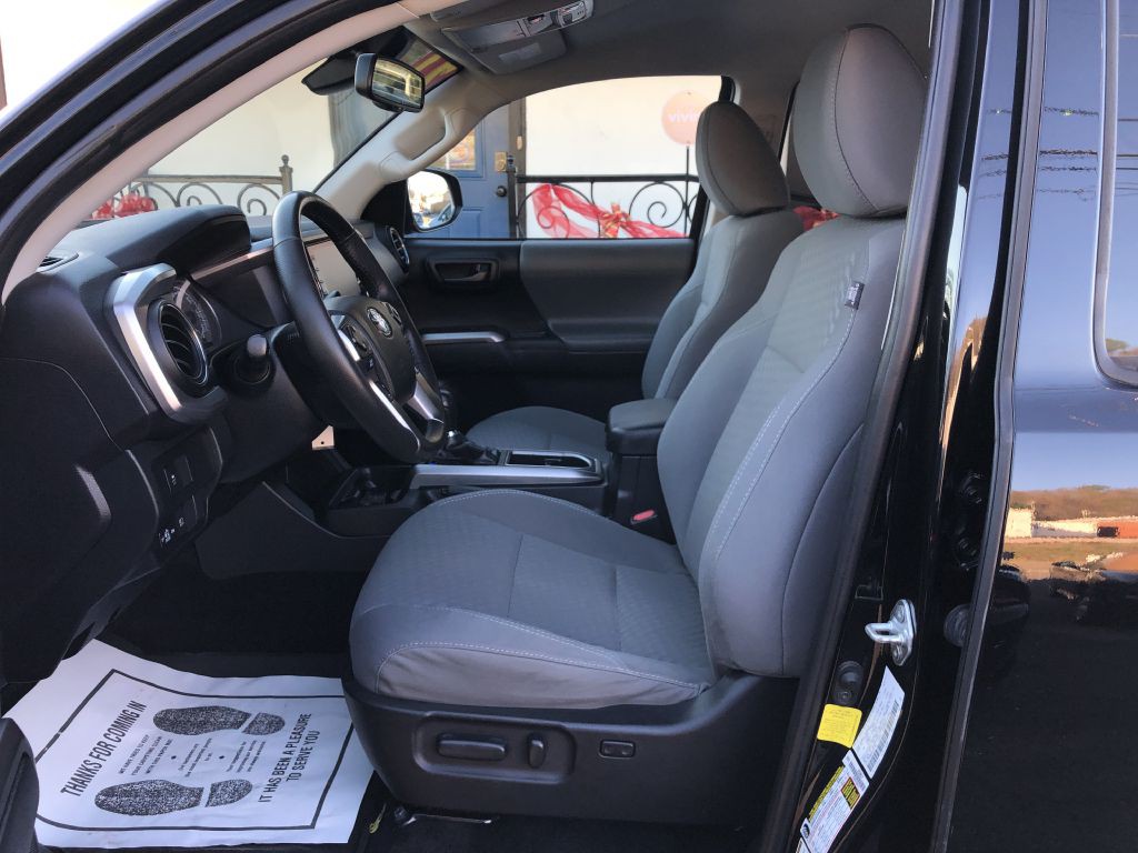 2021 Toyota Tacoma Image 9