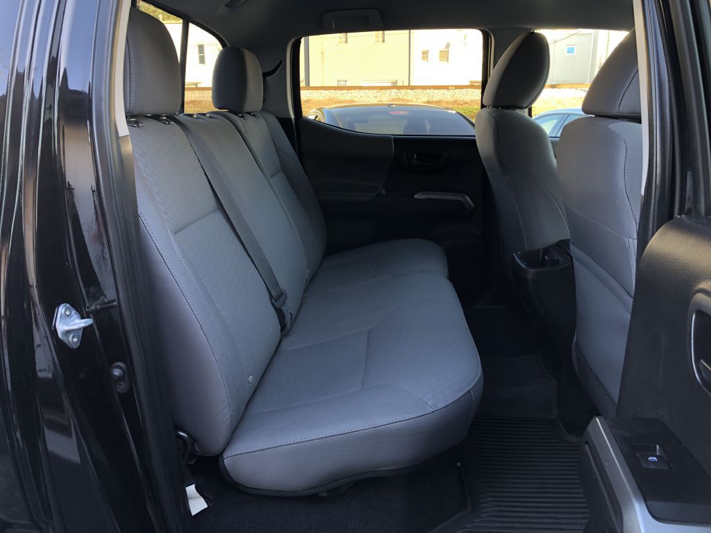 2021 Toyota Tacoma Image 11