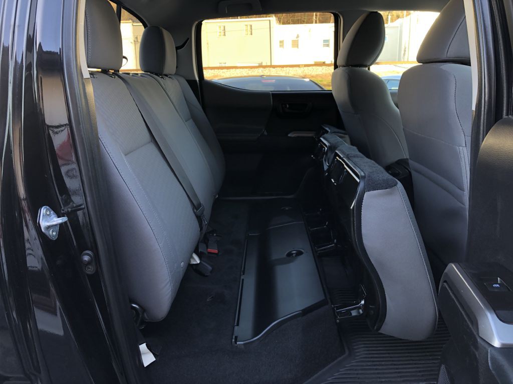 2021 Toyota Tacoma Image 12