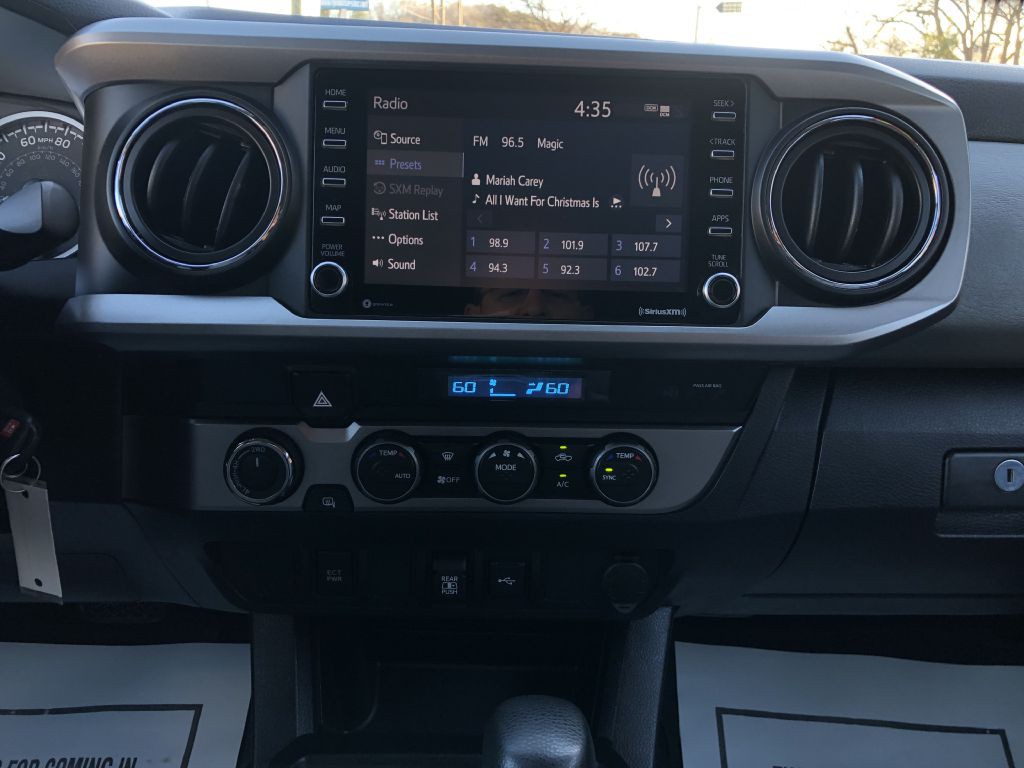 2021 Toyota Tacoma Image 26