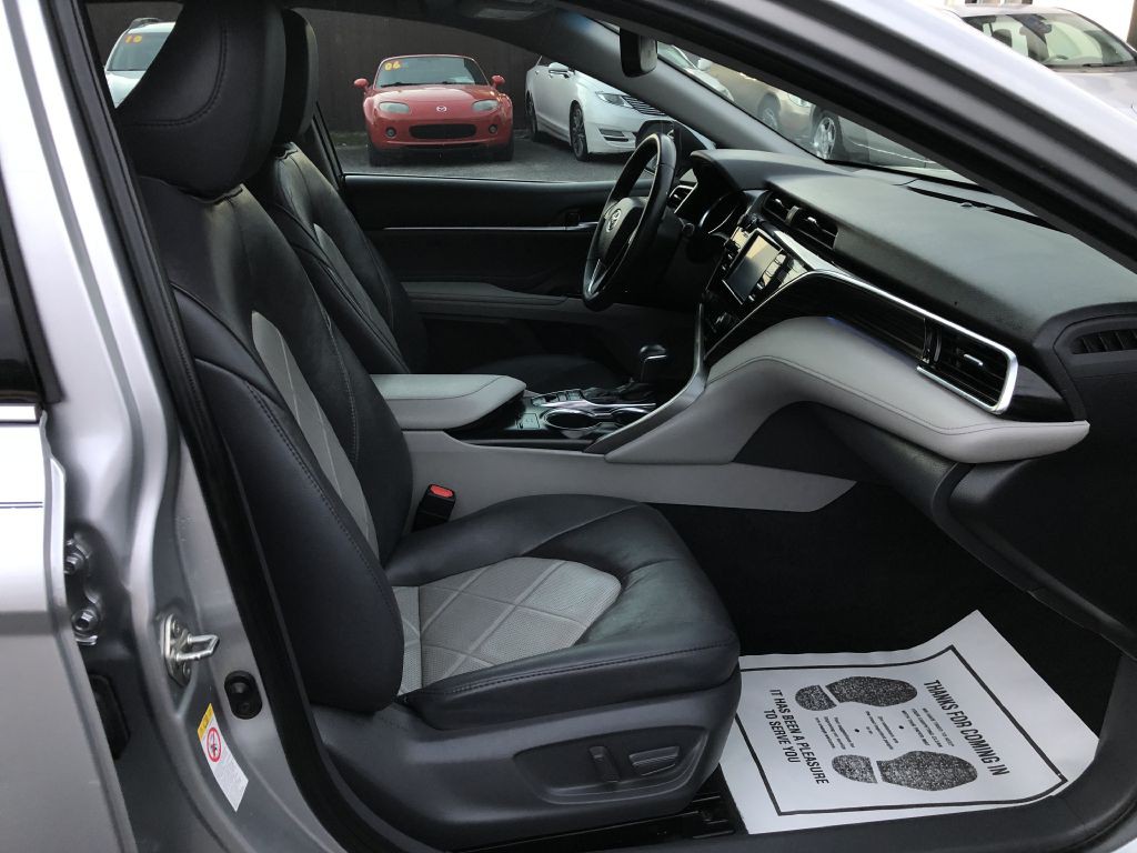 2018 Toyota Camry Image 11