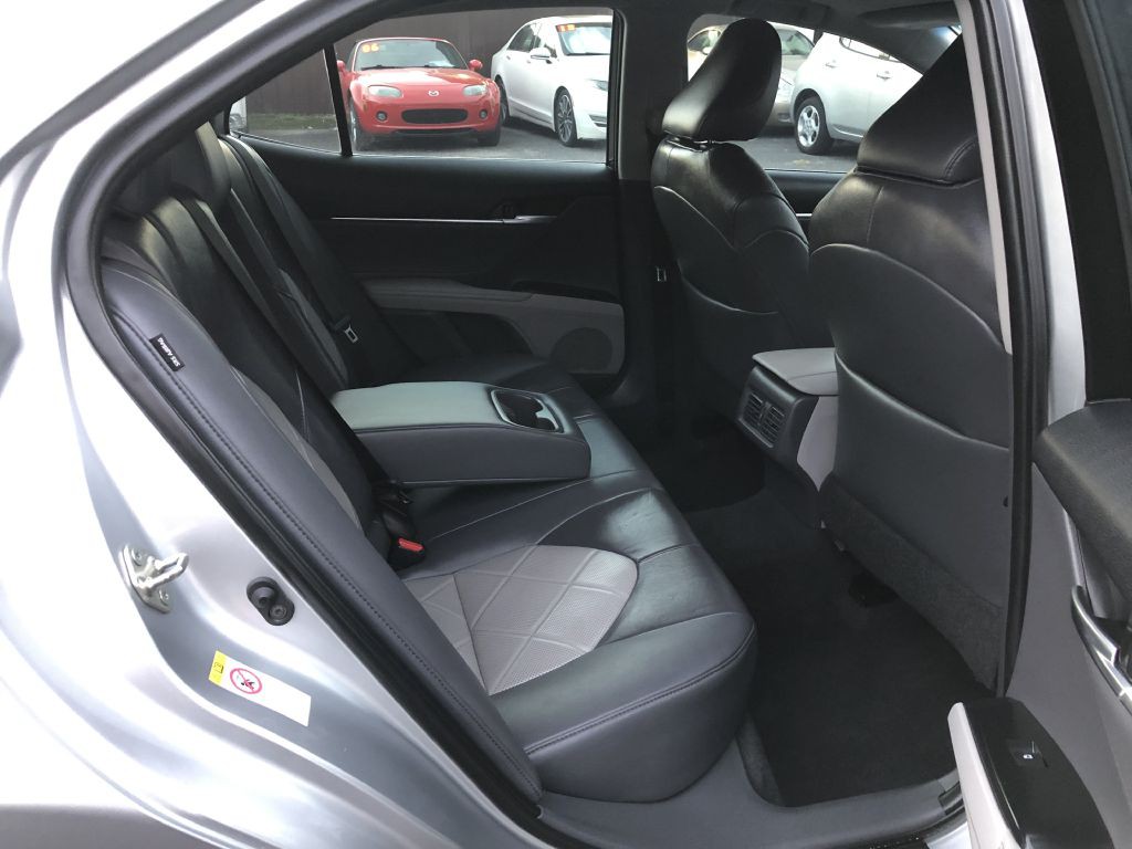2018 Toyota Camry Image 13