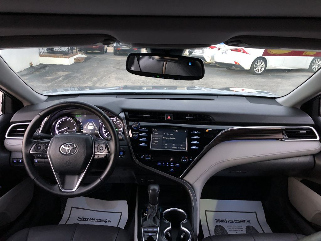 2018 Toyota Camry Image 16