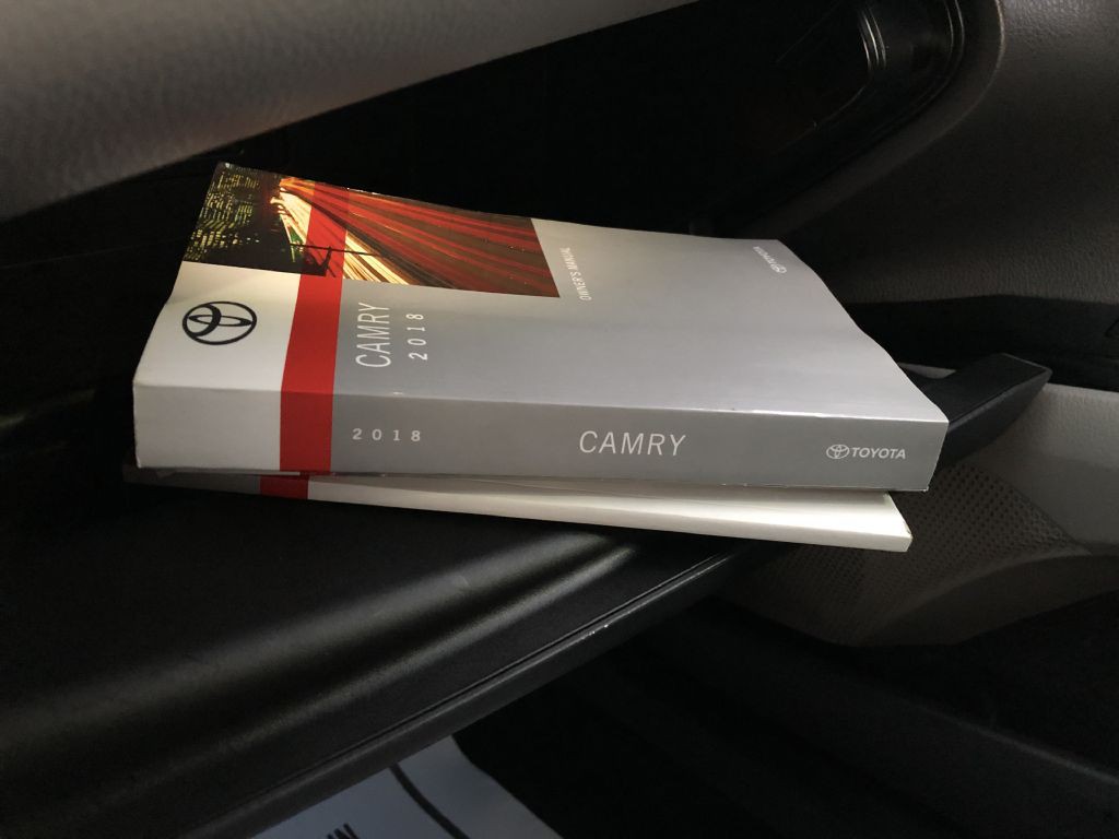 2018 Toyota Camry Image 18