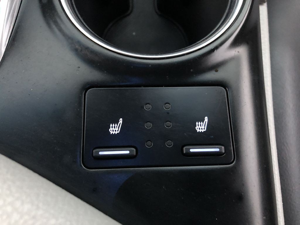 2018 Toyota Camry Image 20