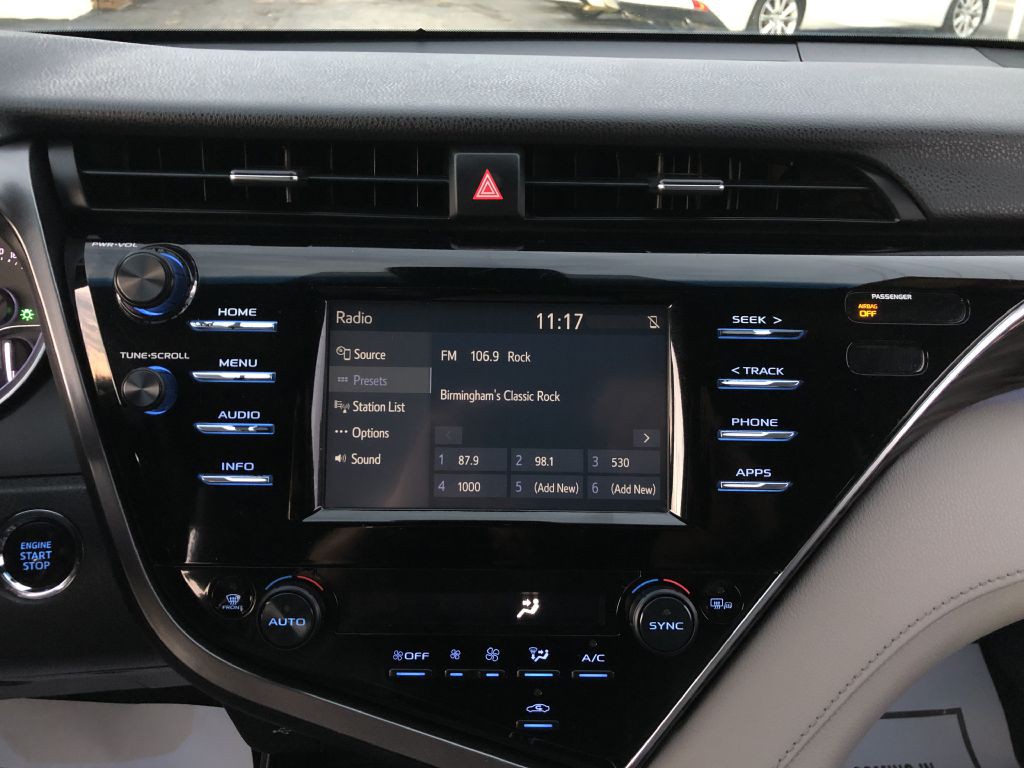 2018 Toyota Camry Image 23