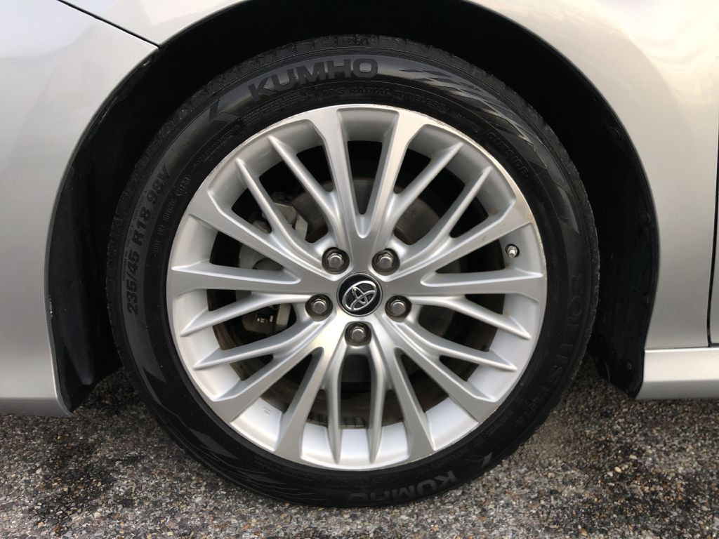 2018 Toyota Camry Image 33