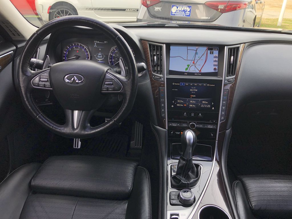 2016 INFINITI Q50 Image 16