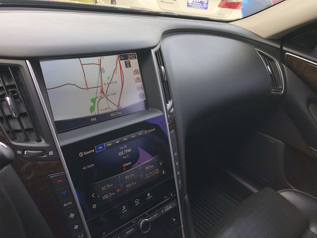 2016 INFINITI Q50 Image 18