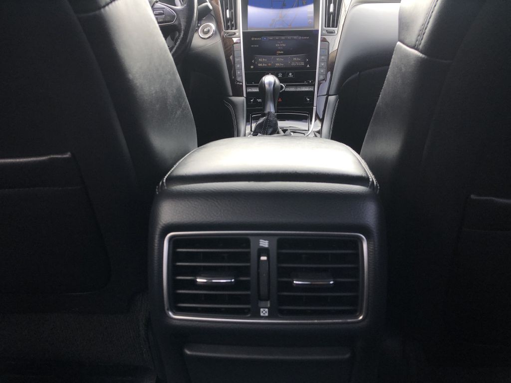 2016 INFINITI Q50 Image 20
