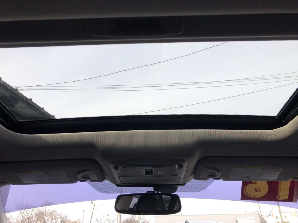 2016 INFINITI Q50 Image 21