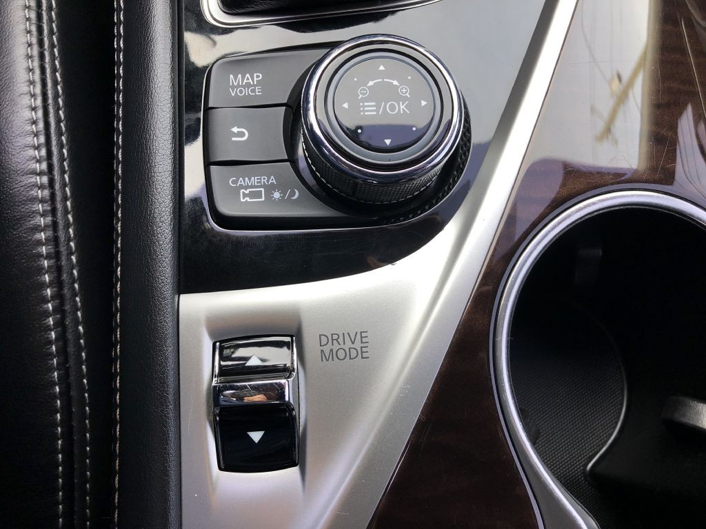 2016 INFINITI Q50 Image 23