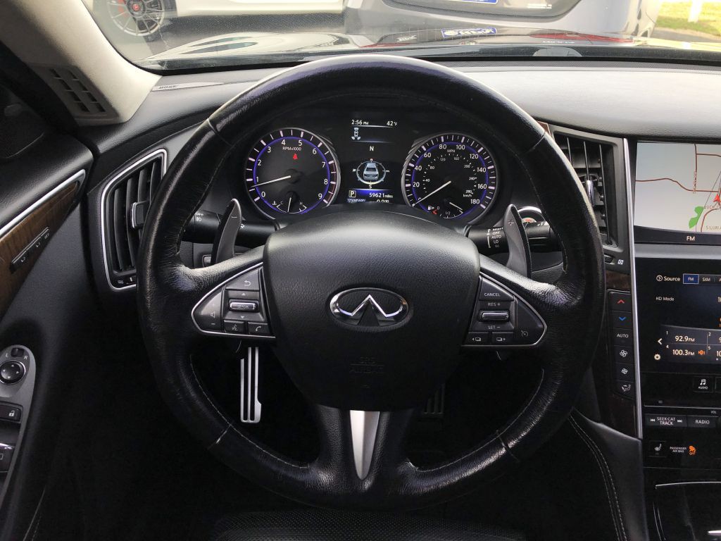 2016 INFINITI Q50 Image 32