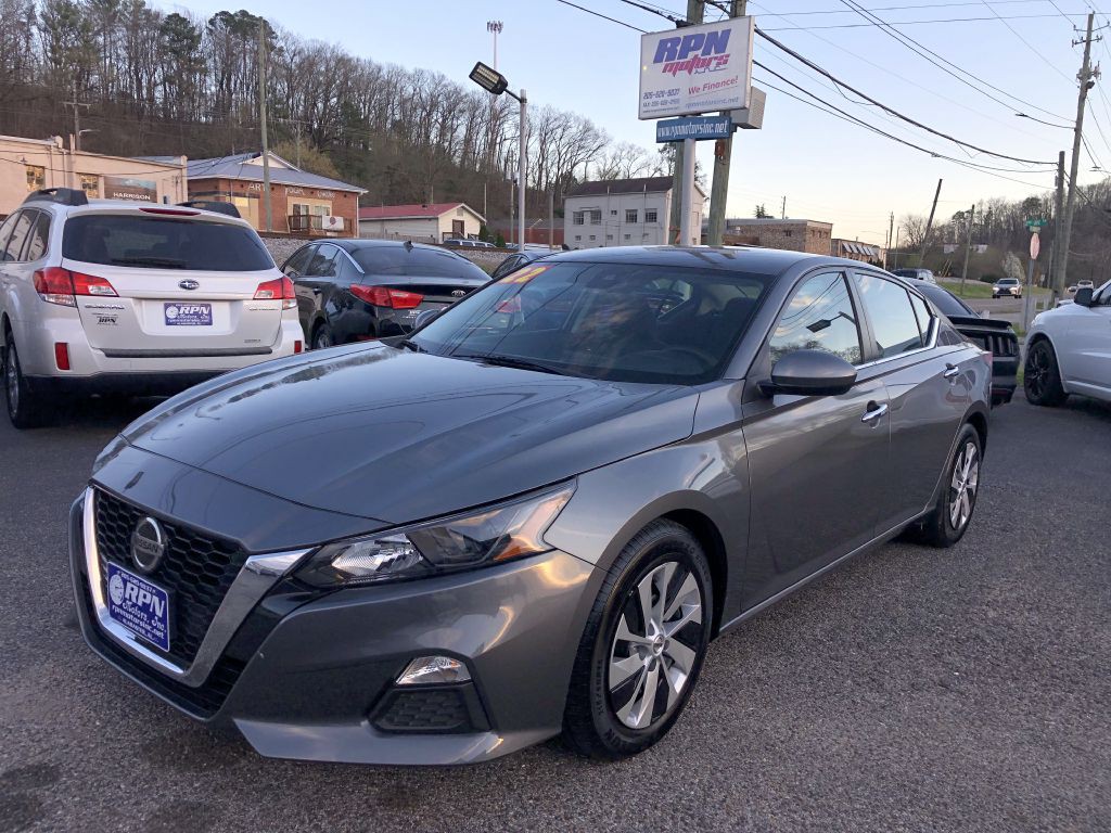 2022 Nissan Altima Image 1