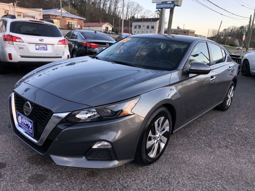 2022 Nissan Altima Image 2