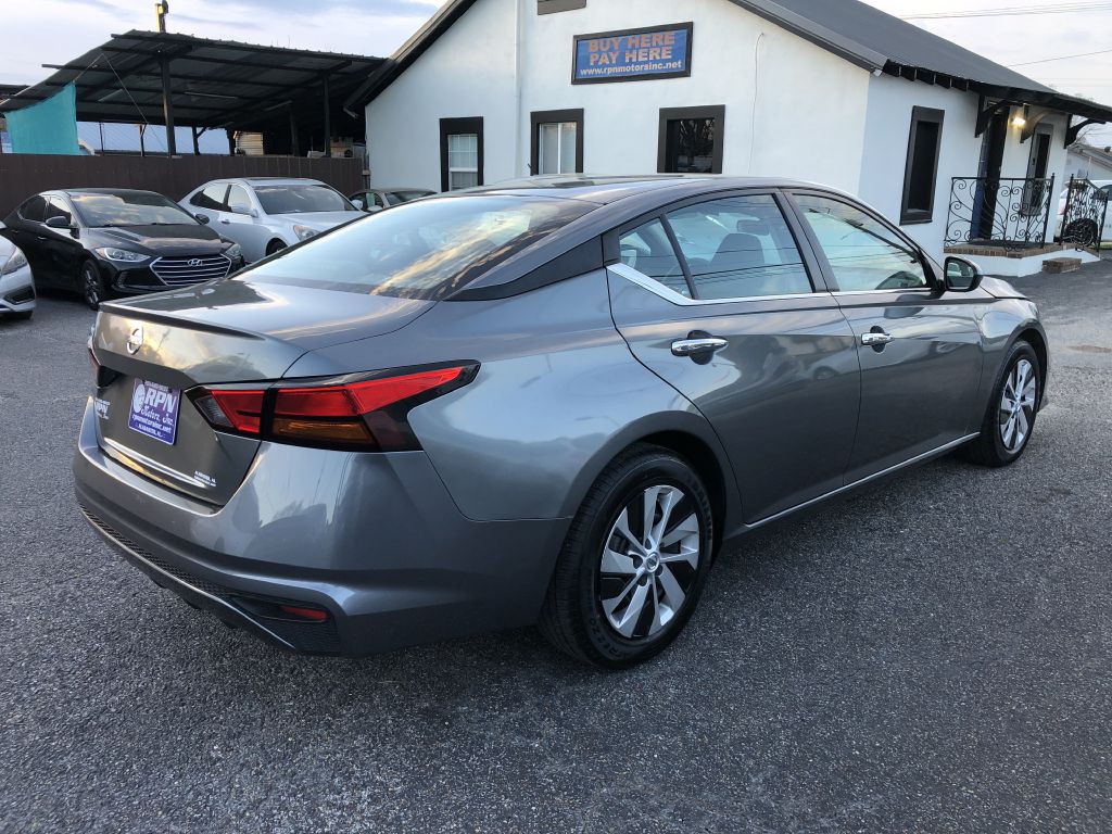 2022 Nissan Altima Image 6