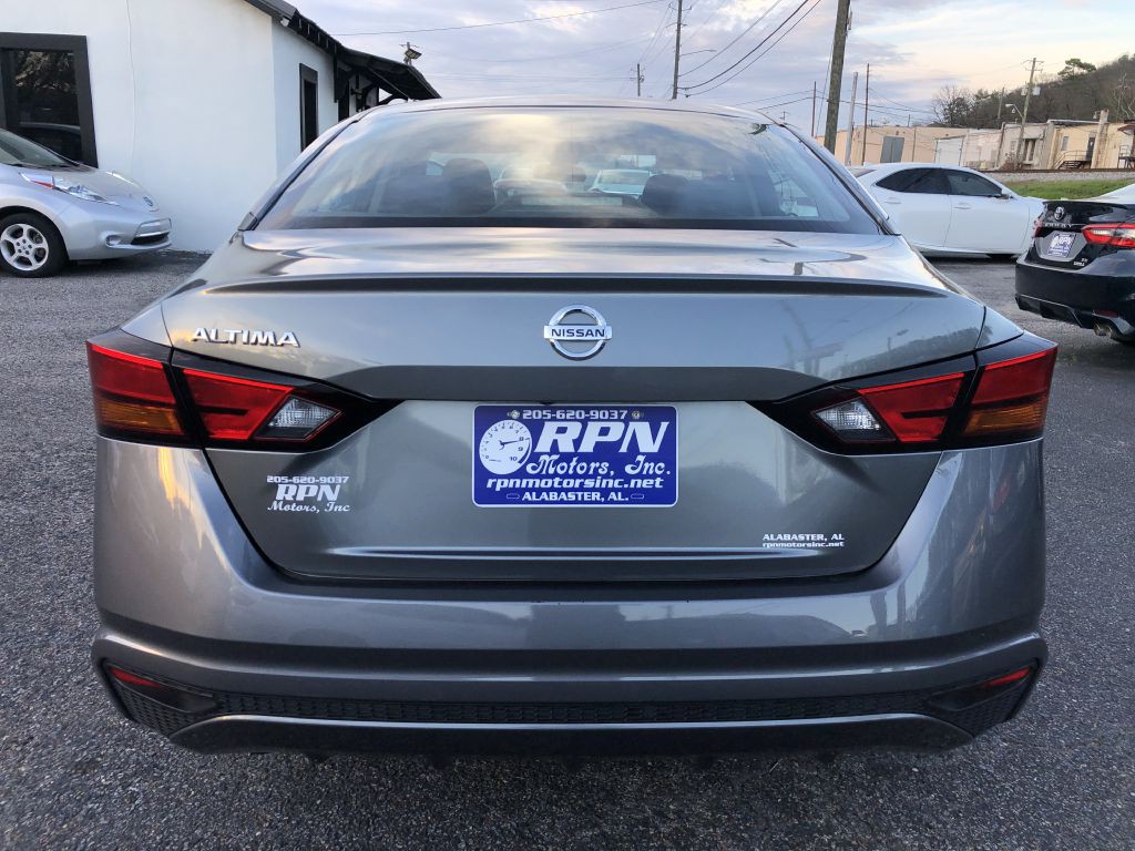 2022 Nissan Altima Image 8