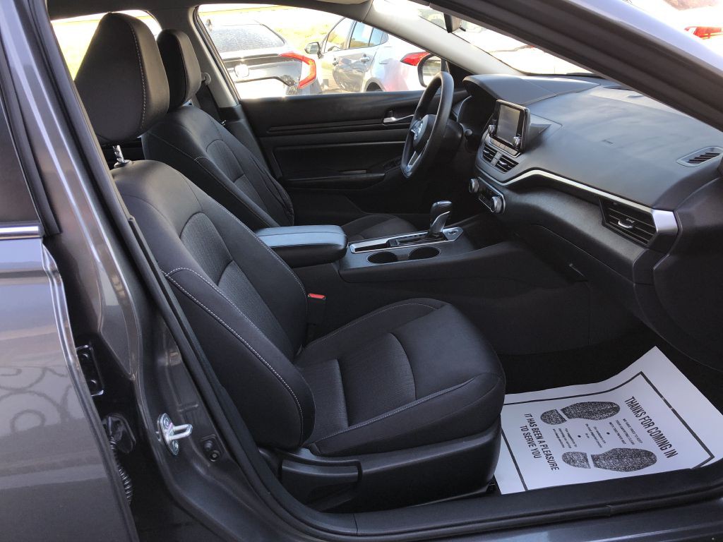 2022 Nissan Altima Image 13