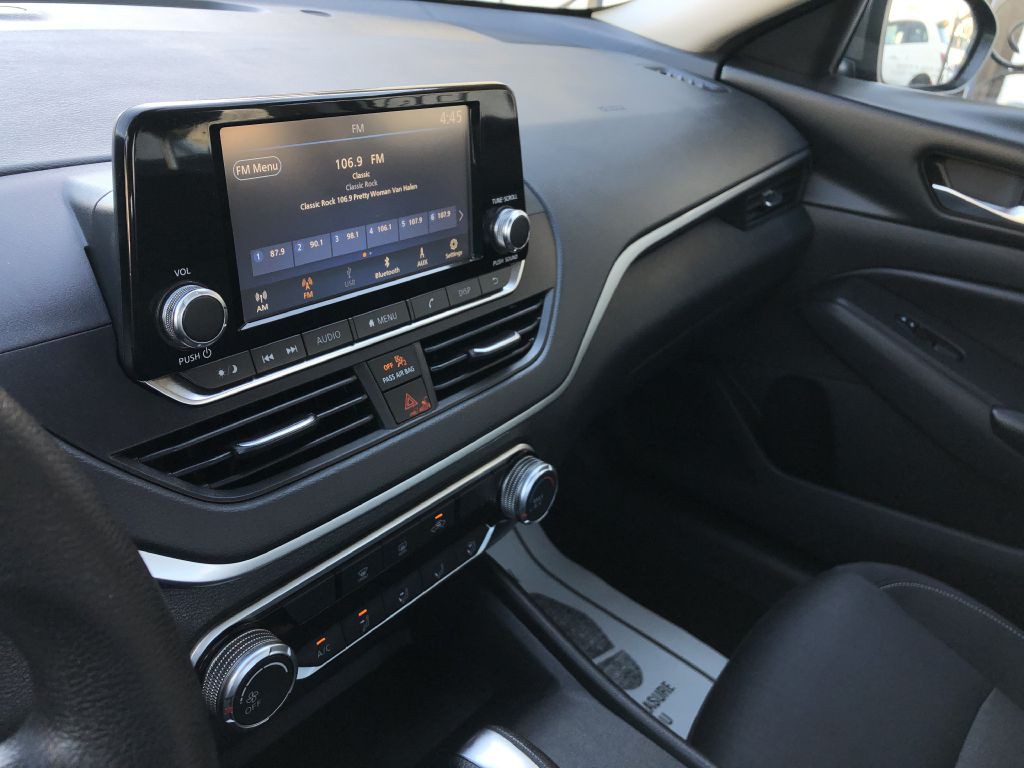 2022 Nissan Altima Image 19