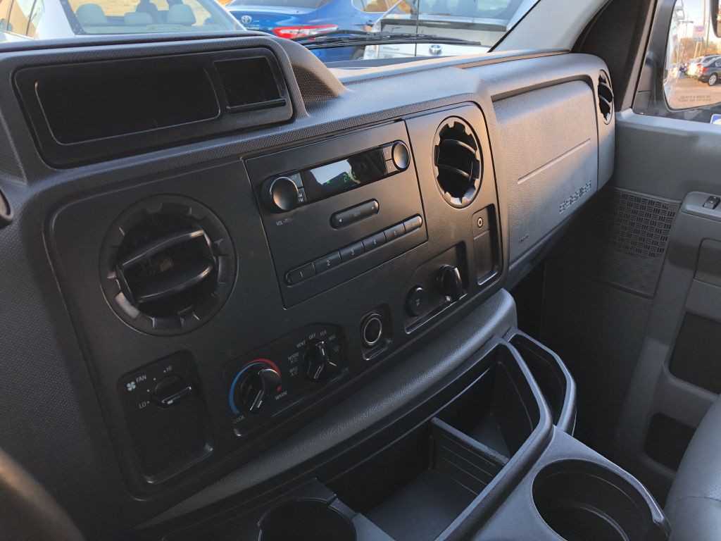 2014 Ford Econoline Image 25