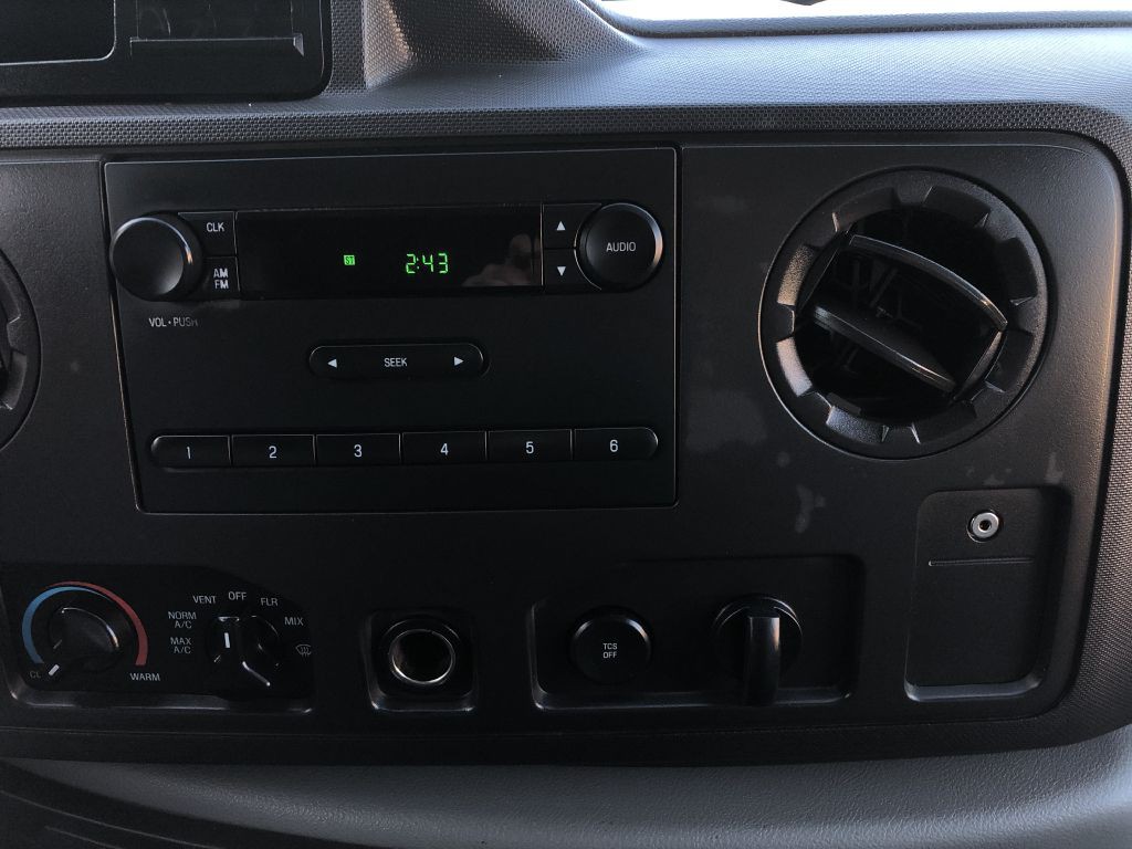 2014 Ford Econoline Image 29