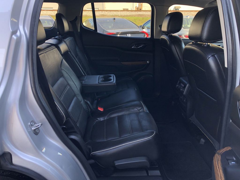 2019 GMC Acadia Image 18