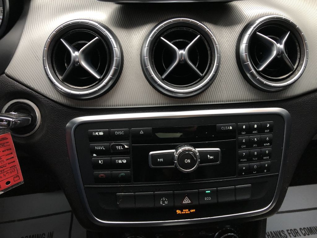 2014 Mercedes-Benz CLA-Class Image 24
