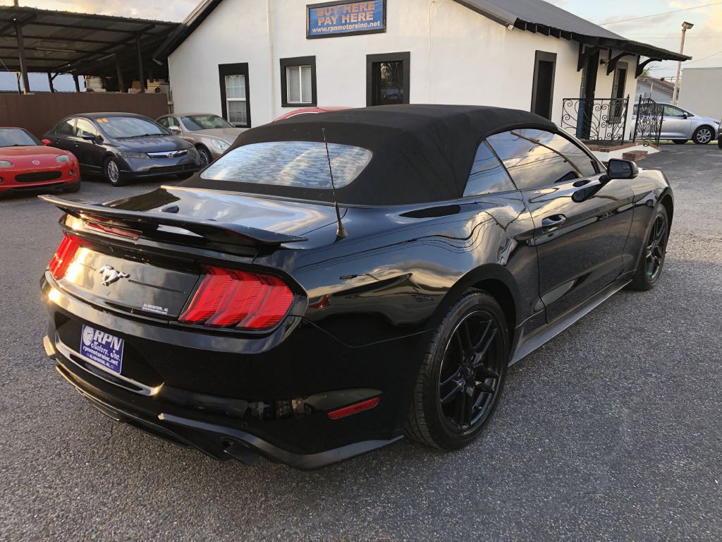 2019 Ford Mustang Image 12