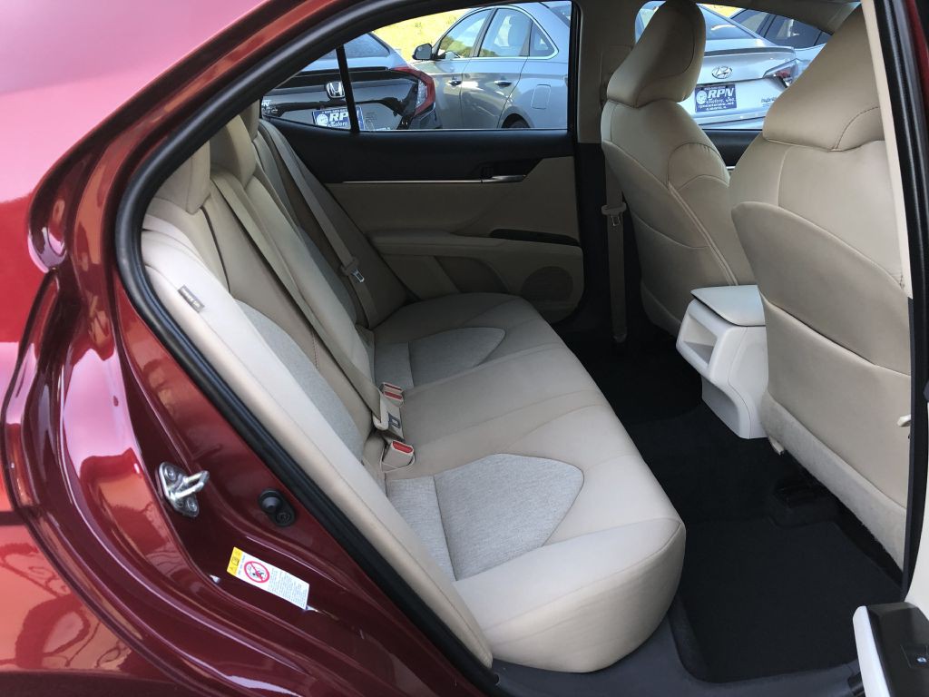 2018 Toyota Camry Image 13