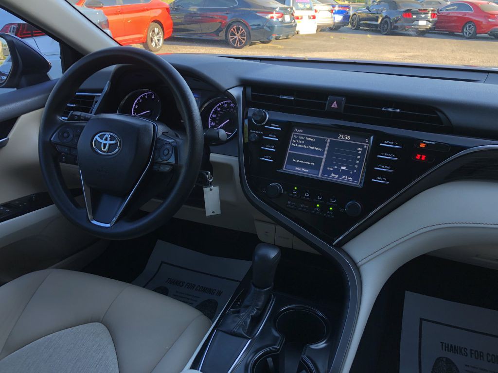 2018 Toyota Camry Image 14