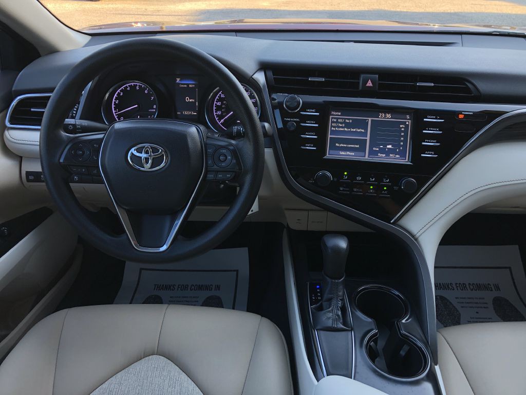 2018 Toyota Camry Image 15