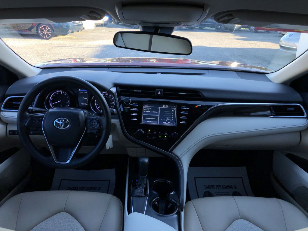 2018 Toyota Camry Image 16