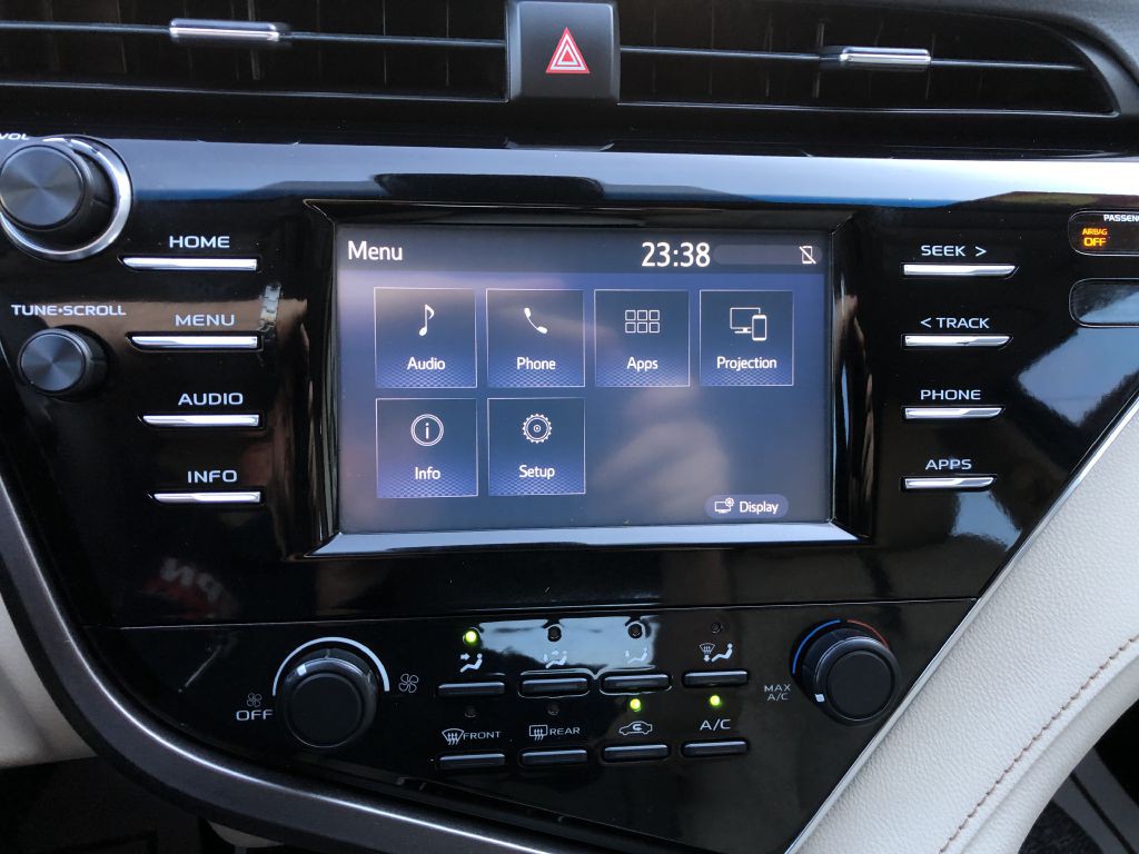 2018 Toyota Camry Image 20