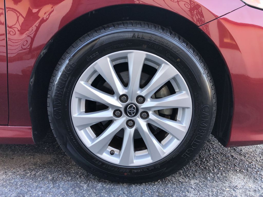 2018 Toyota Camry Image 29