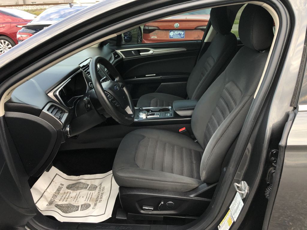2017 Ford Fusion Image 12