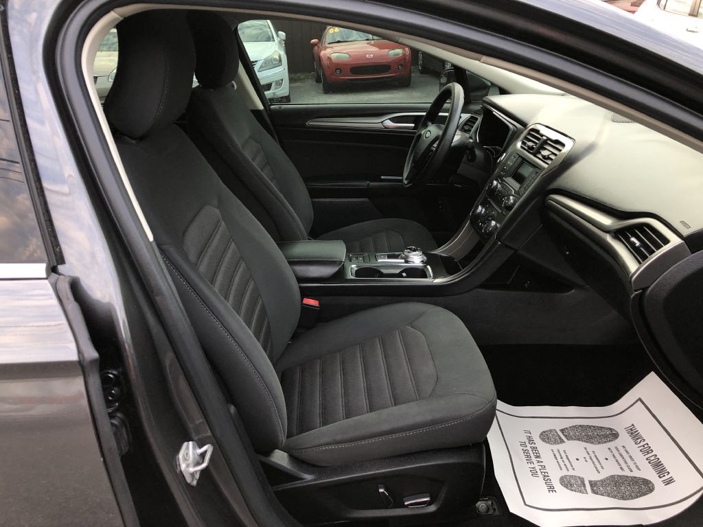 2017 Ford Fusion Image 13