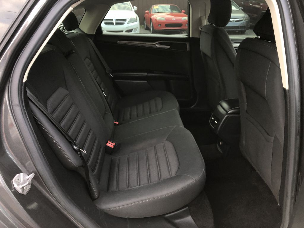 2017 Ford Fusion Image 15