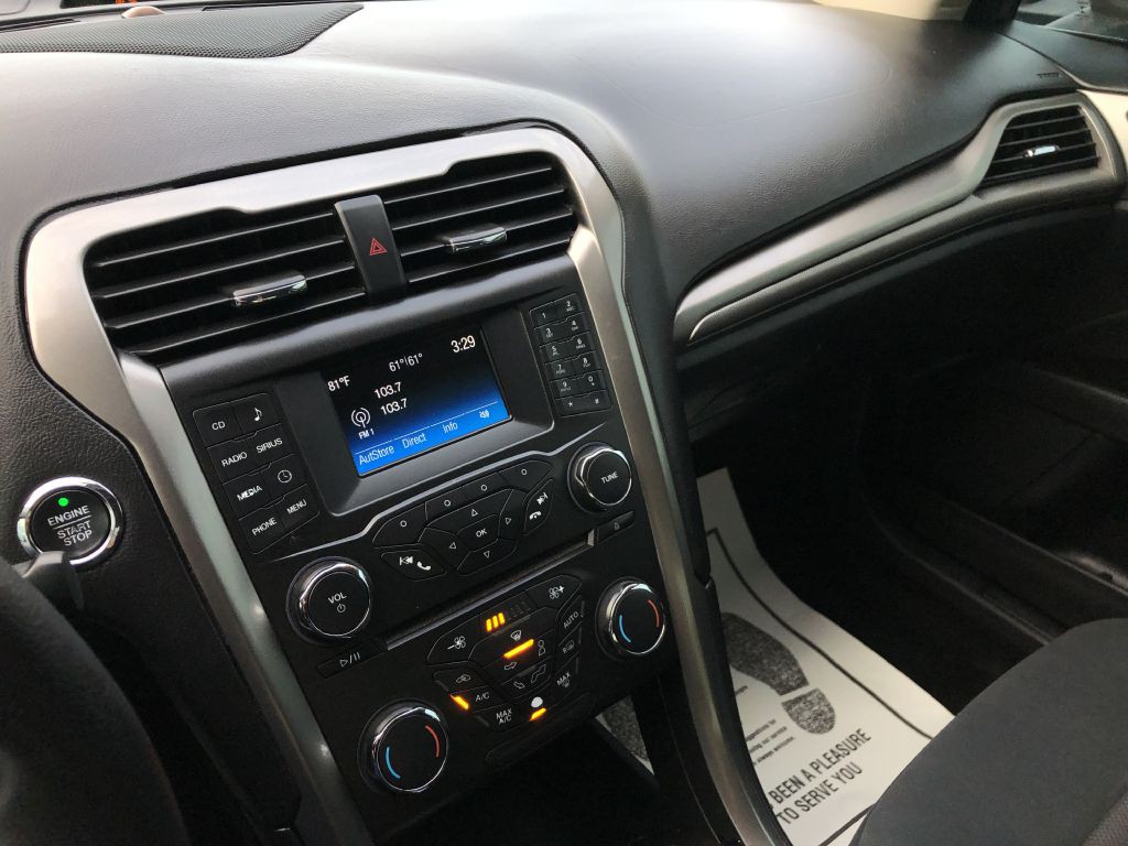 2017 Ford Fusion Image 19