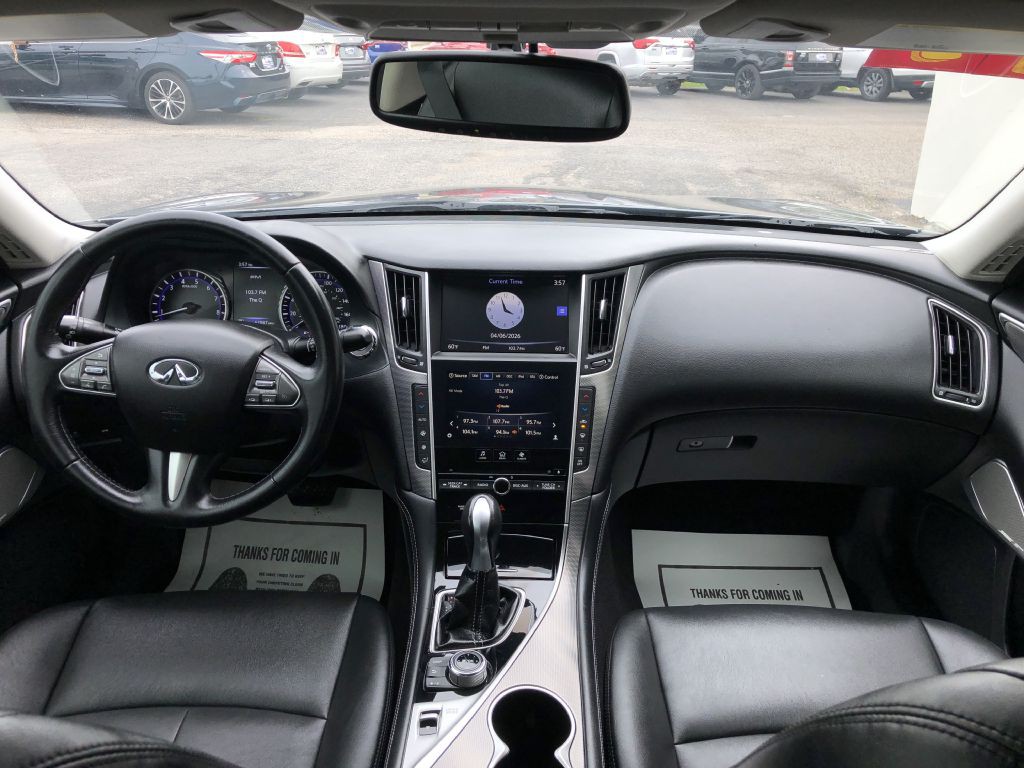 2017 INFINITI Q50 Image 16