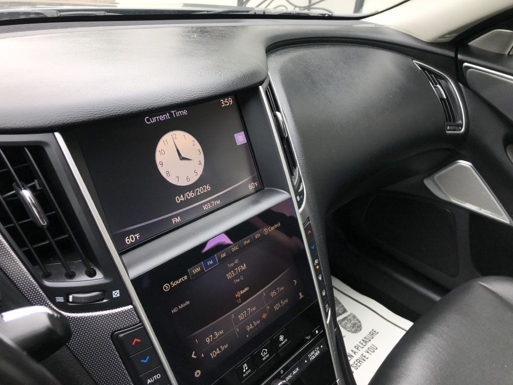 2017 INFINITI Q50 Image 17
