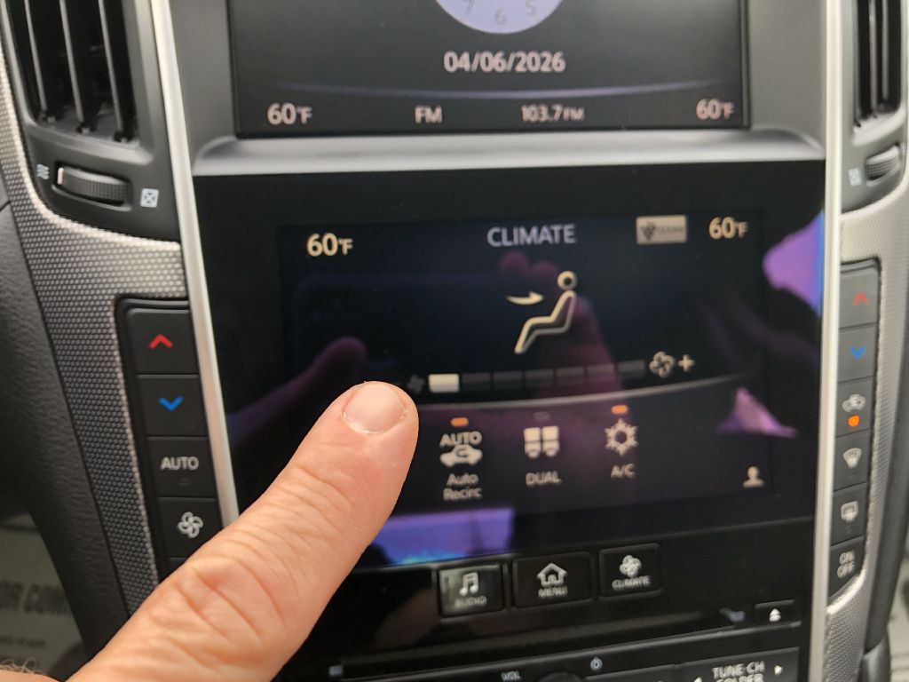 2017 INFINITI Q50 Image 27