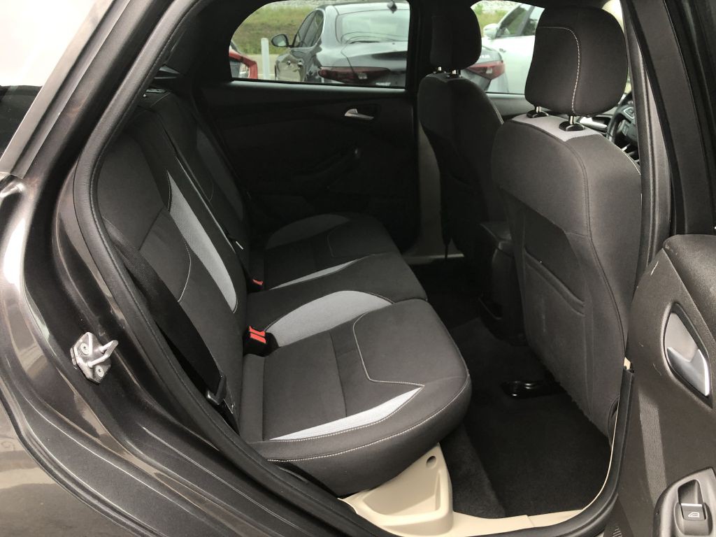 2015 Ford Focus Image 15
