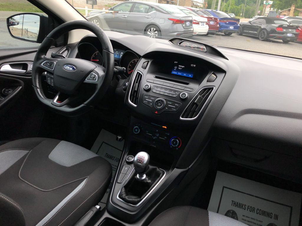 2015 Ford Focus Image 16