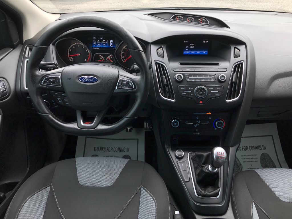 2015 Ford Focus Image 17