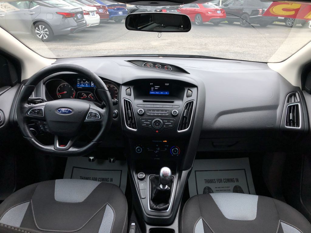 2015 Ford Focus Image 18