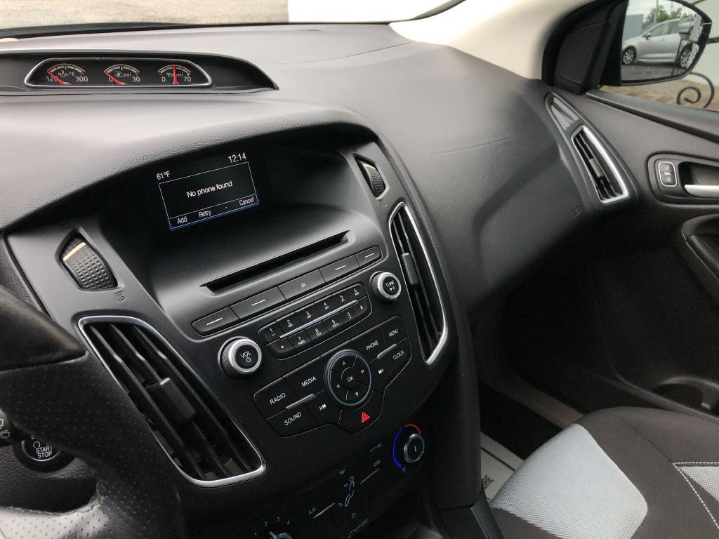 2015 Ford Focus Image 19