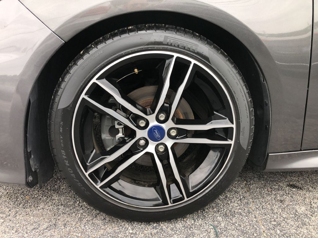 2015 Ford Focus Image 32