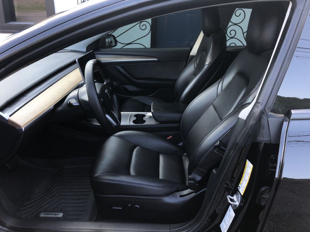 2022 Tesla Model 3 Image 18