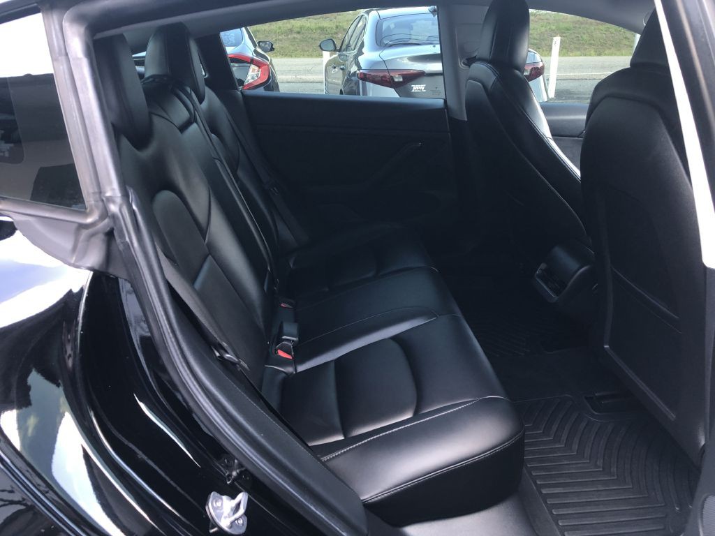 2022 Tesla Model 3 Image 21